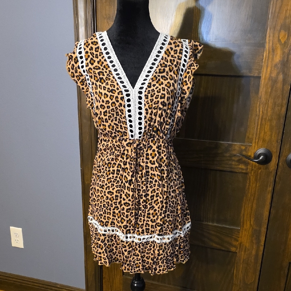Simplee Apparel Leopard Print Mini Dress with White Lace